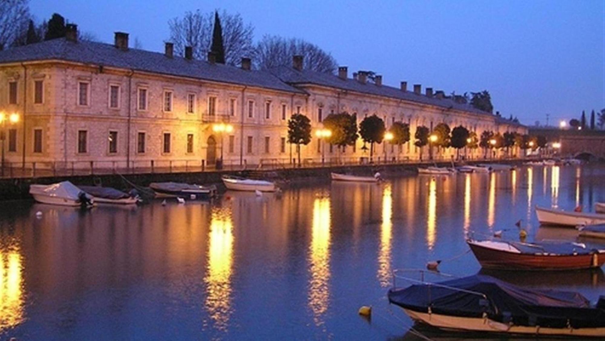 Cappuccini Appartments Peschiera del Garda Esterno foto