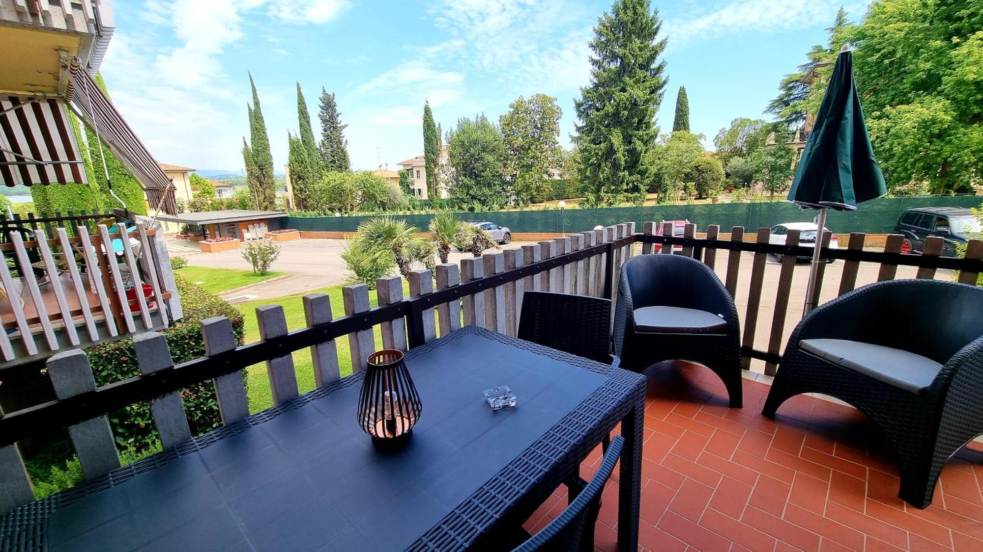 Cappuccini Appartments Peschiera del Garda Esterno foto